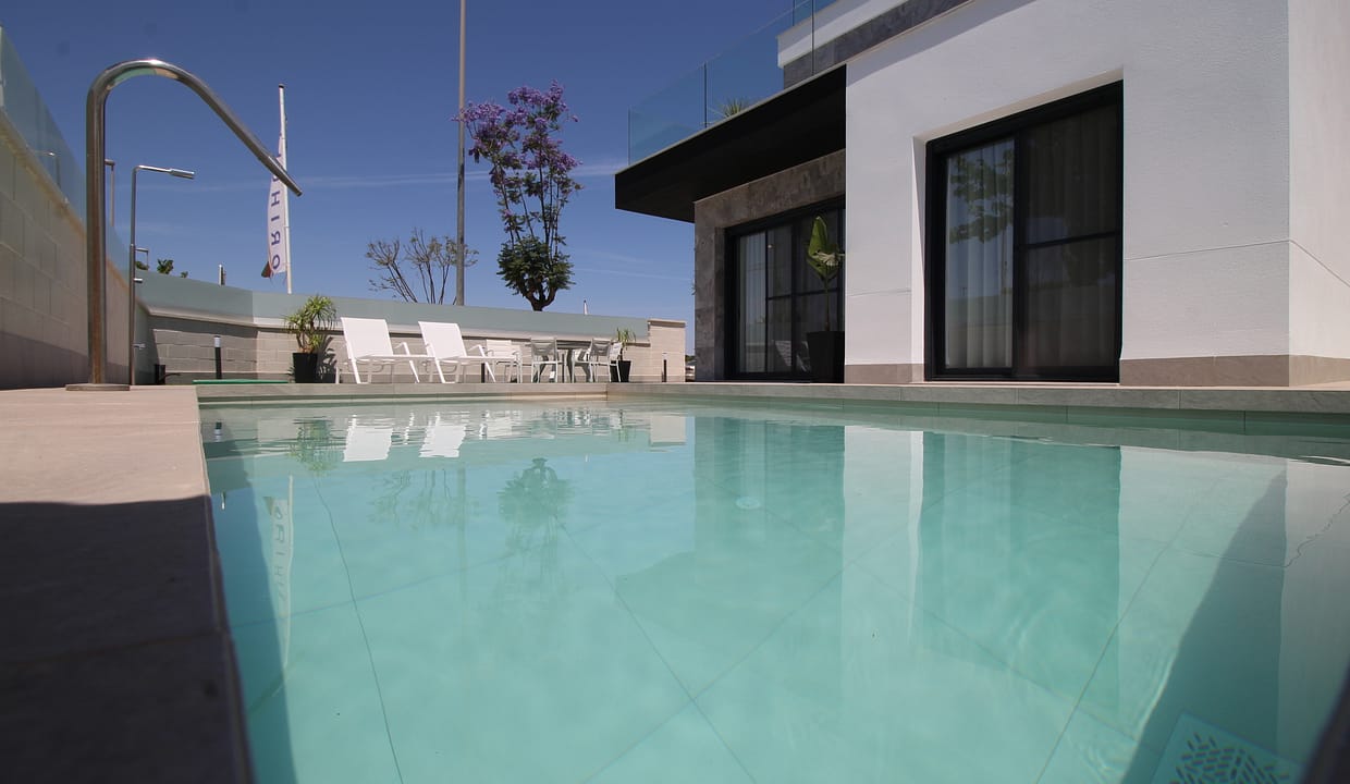 hh79845964-01-image-25