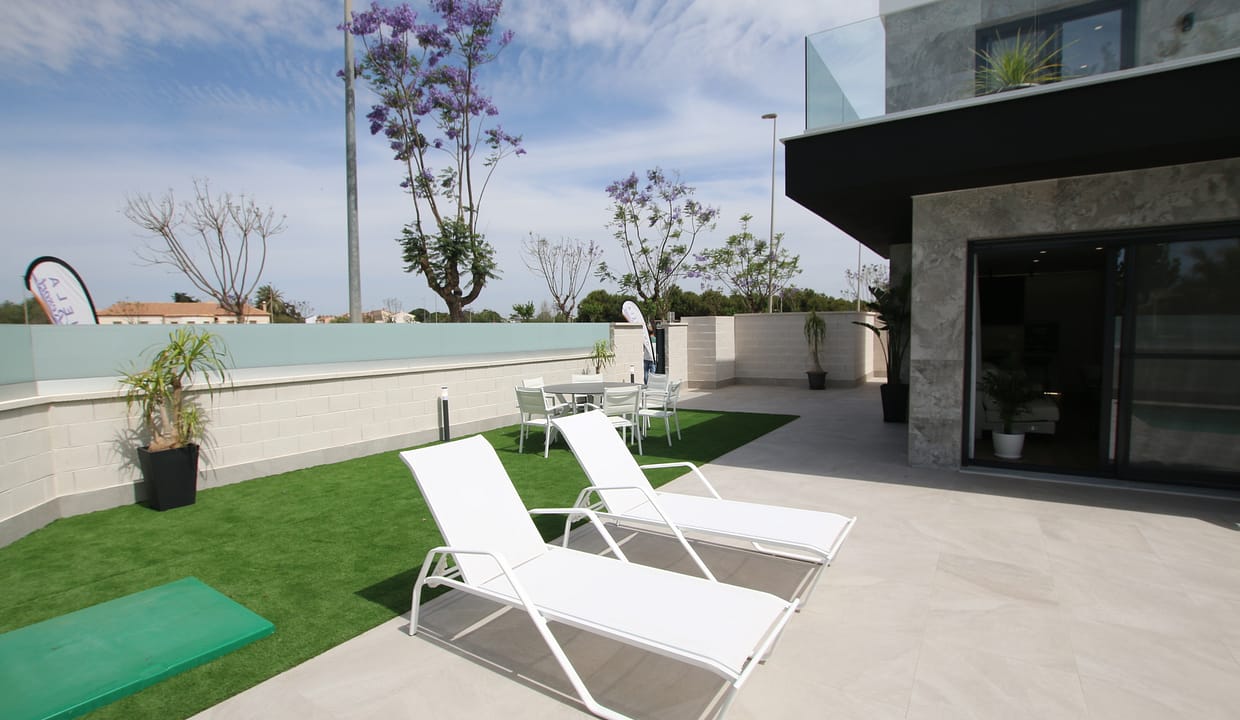 hh79845964-01-image-16