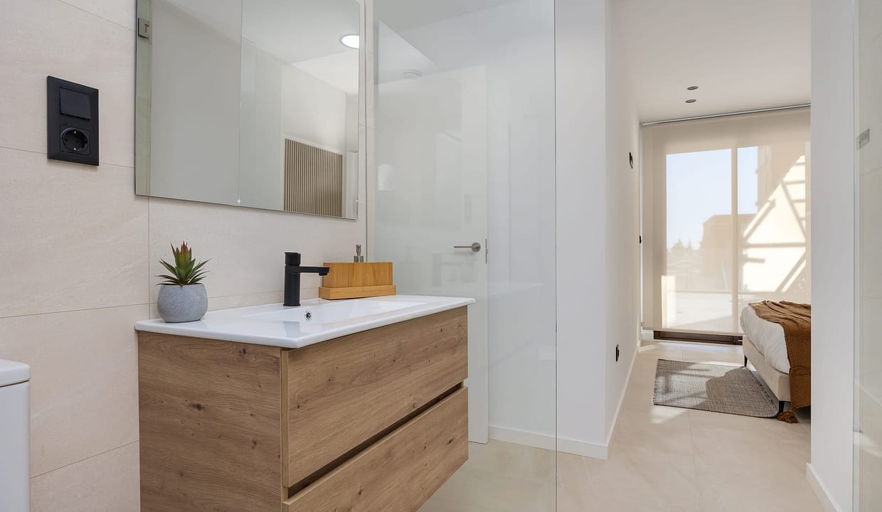 hh40379092-14-image-43