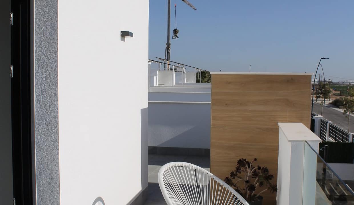 hh73940783-03-image-37