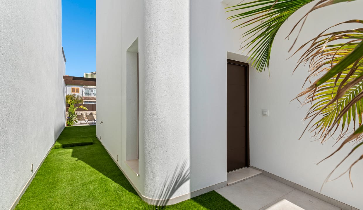 hh63389860-01-image-35