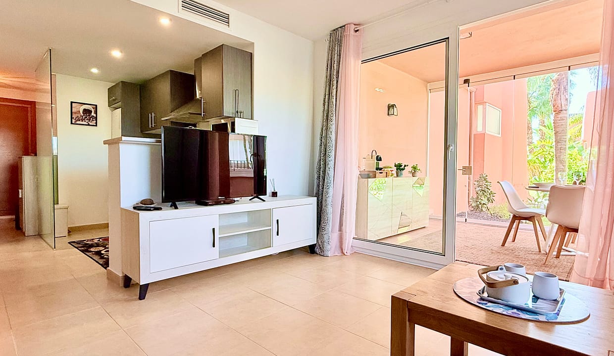 modern-1-bedroom-apartment-living-area-mar-menor-golf-resort-levante-properties-01-scaled