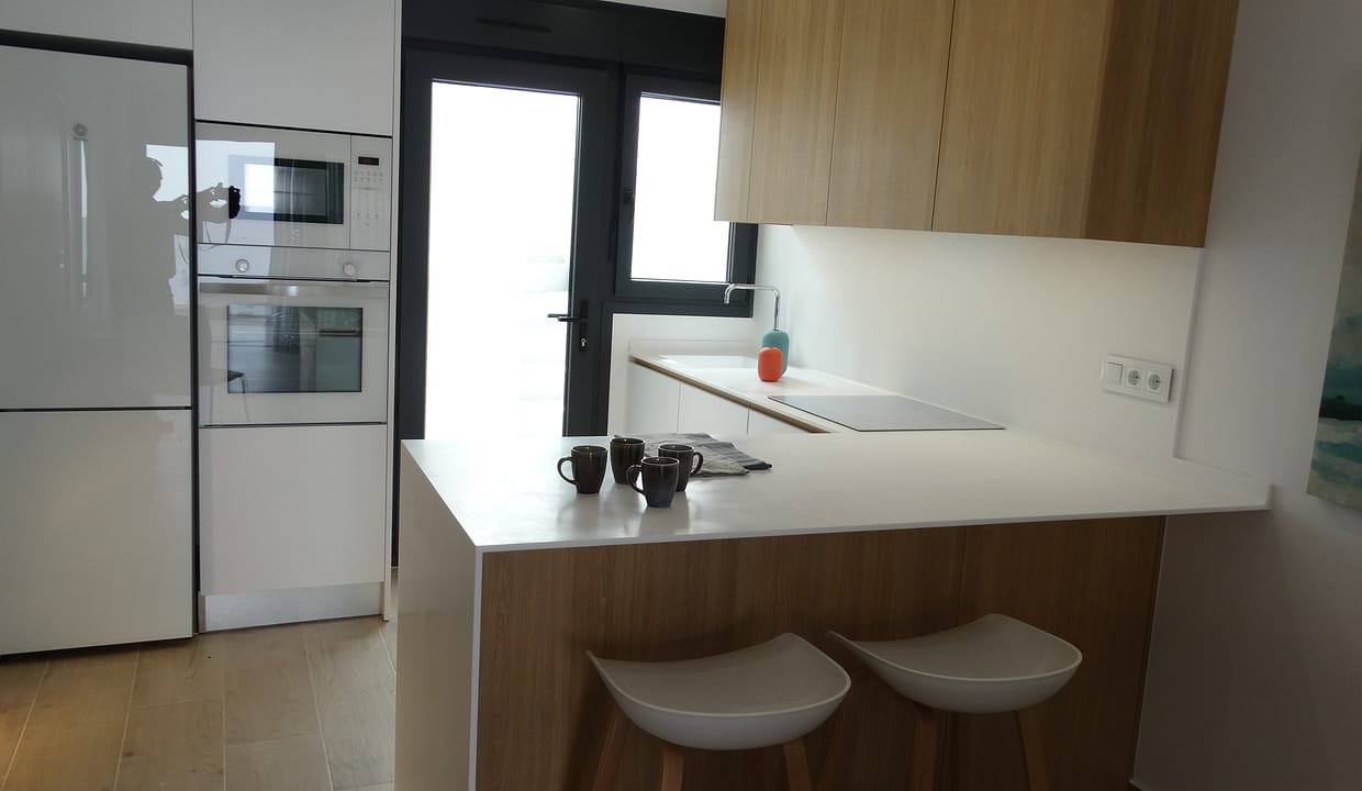 hh75810183-01-image-4