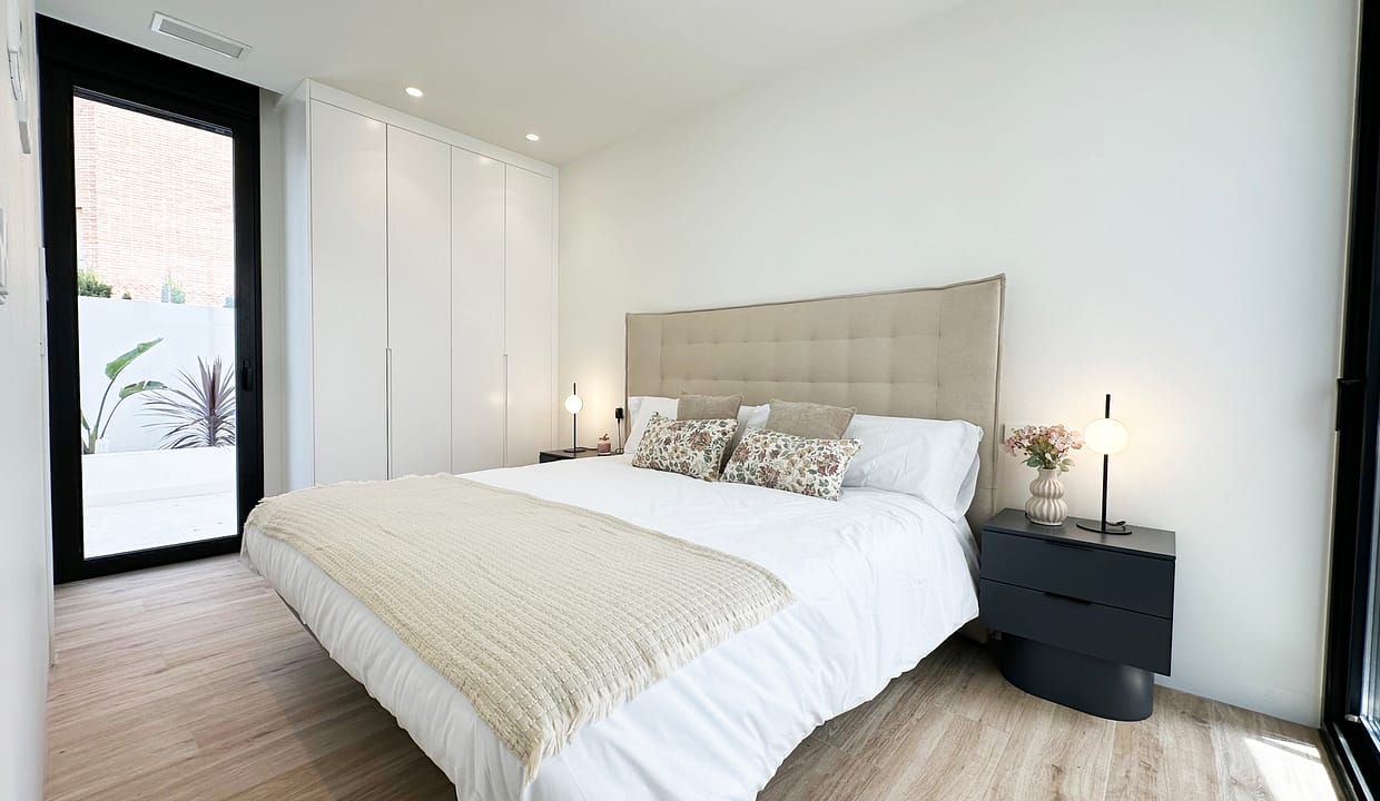 hh80182911-01-image-31