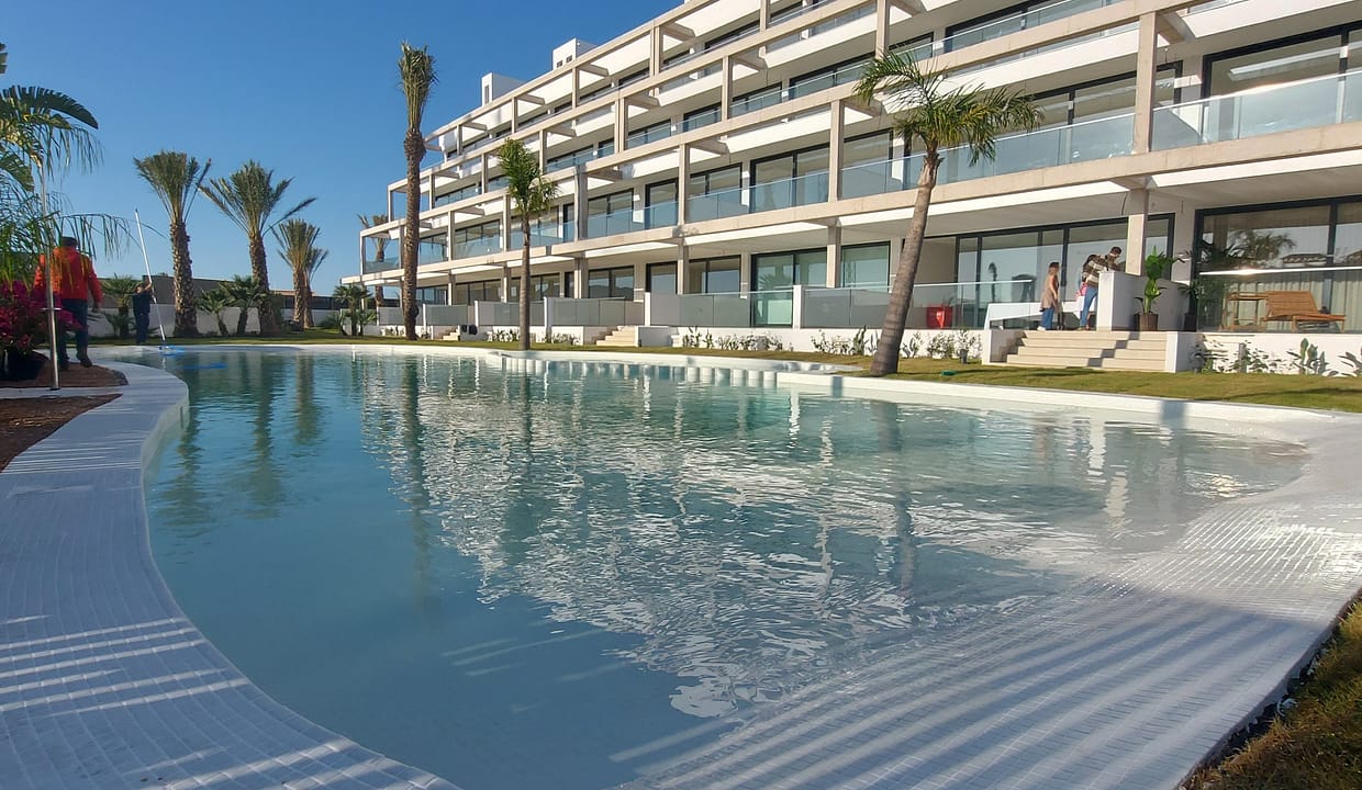 hh67925010-02-image-10