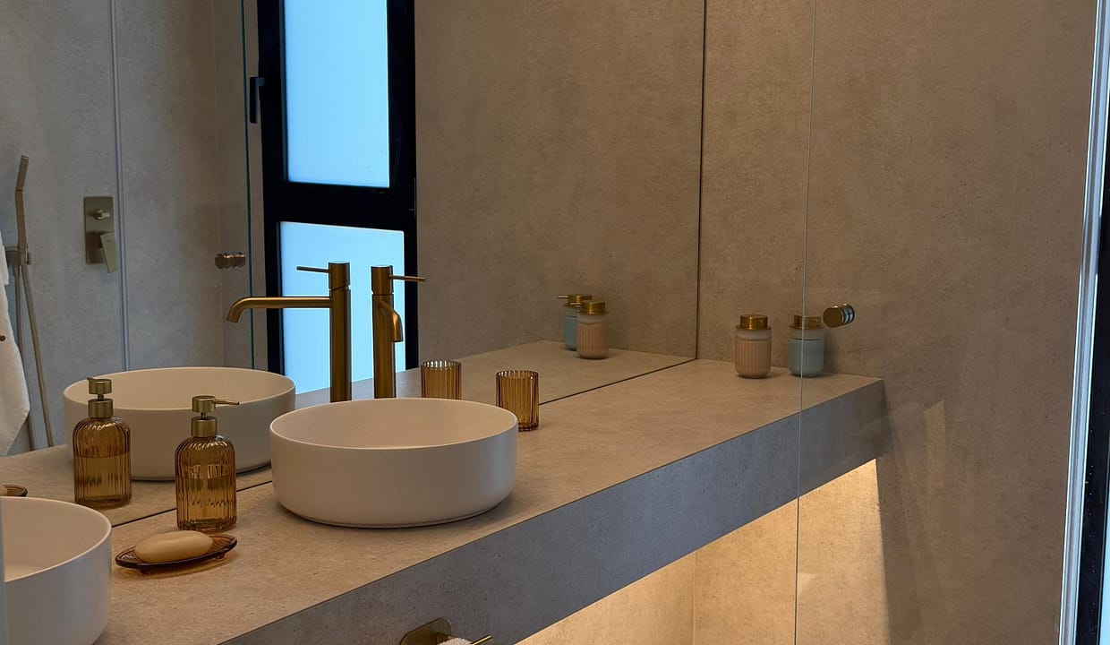 PHOTO-2025-10-01-13-24-41_2