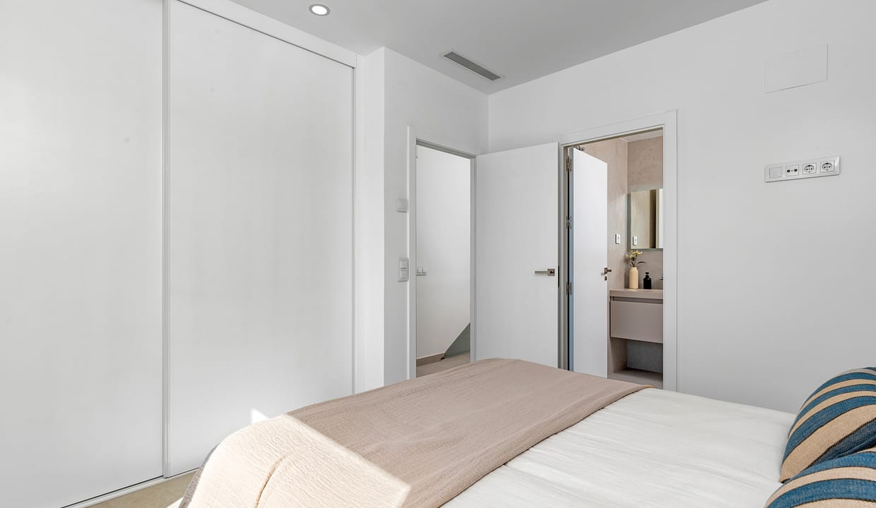 hh63389860-01-image-48