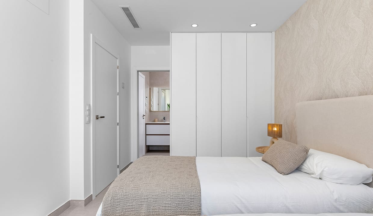 hh63389860-01-image-16