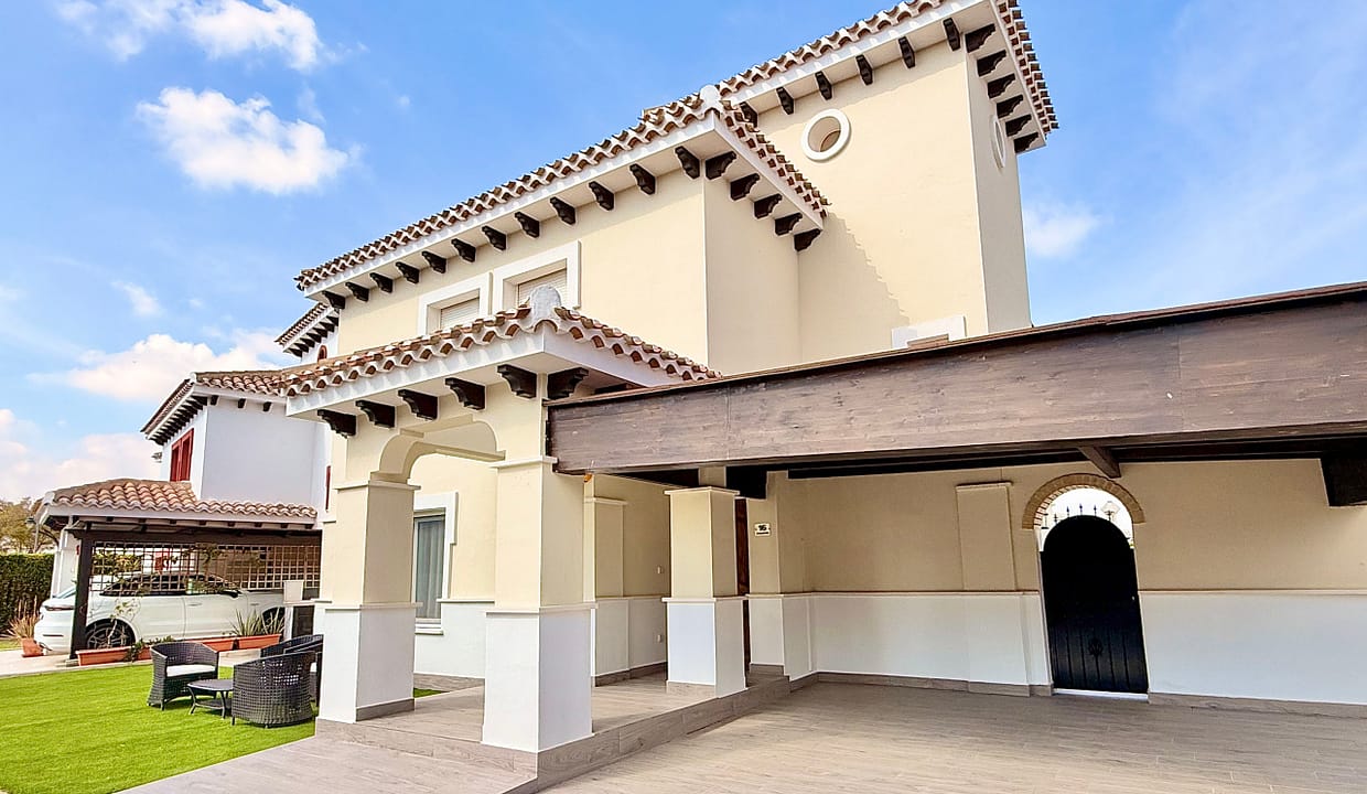 baron-villa-mar-menor-golf-resort-levante-properties-01-scaled