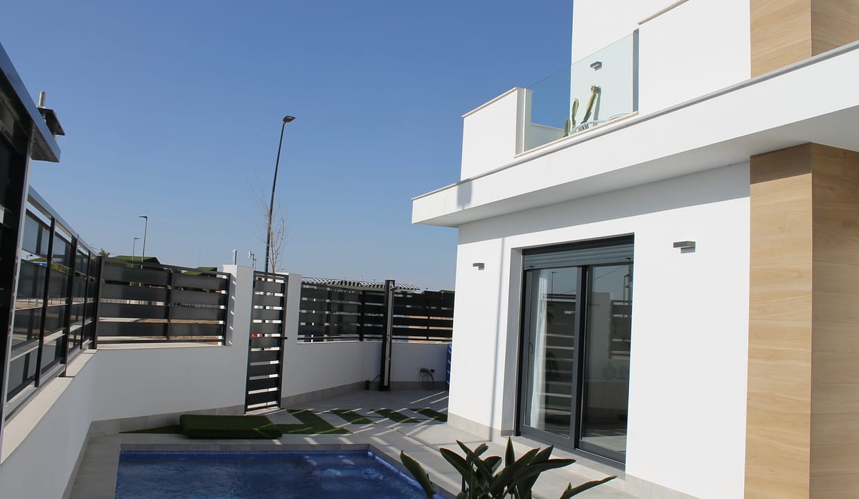 hh73940783-01-image-26