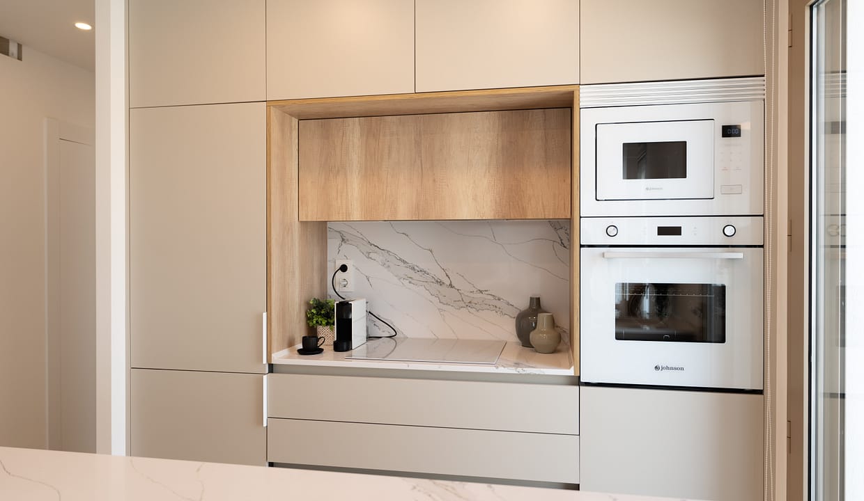 hh79676895-01-image-42