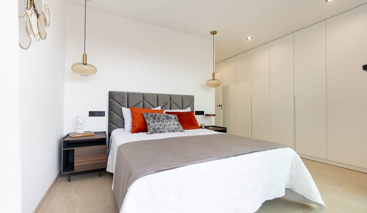 hh30892676-03-image-33