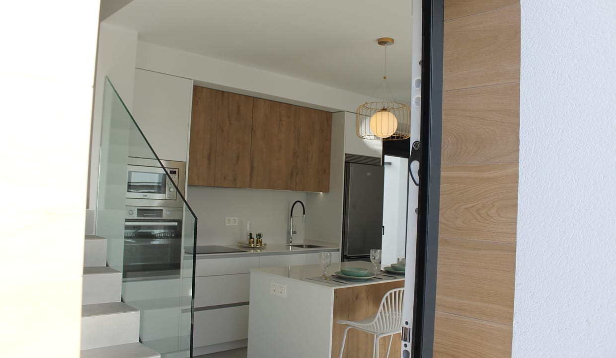 hh73940783-03-image-30