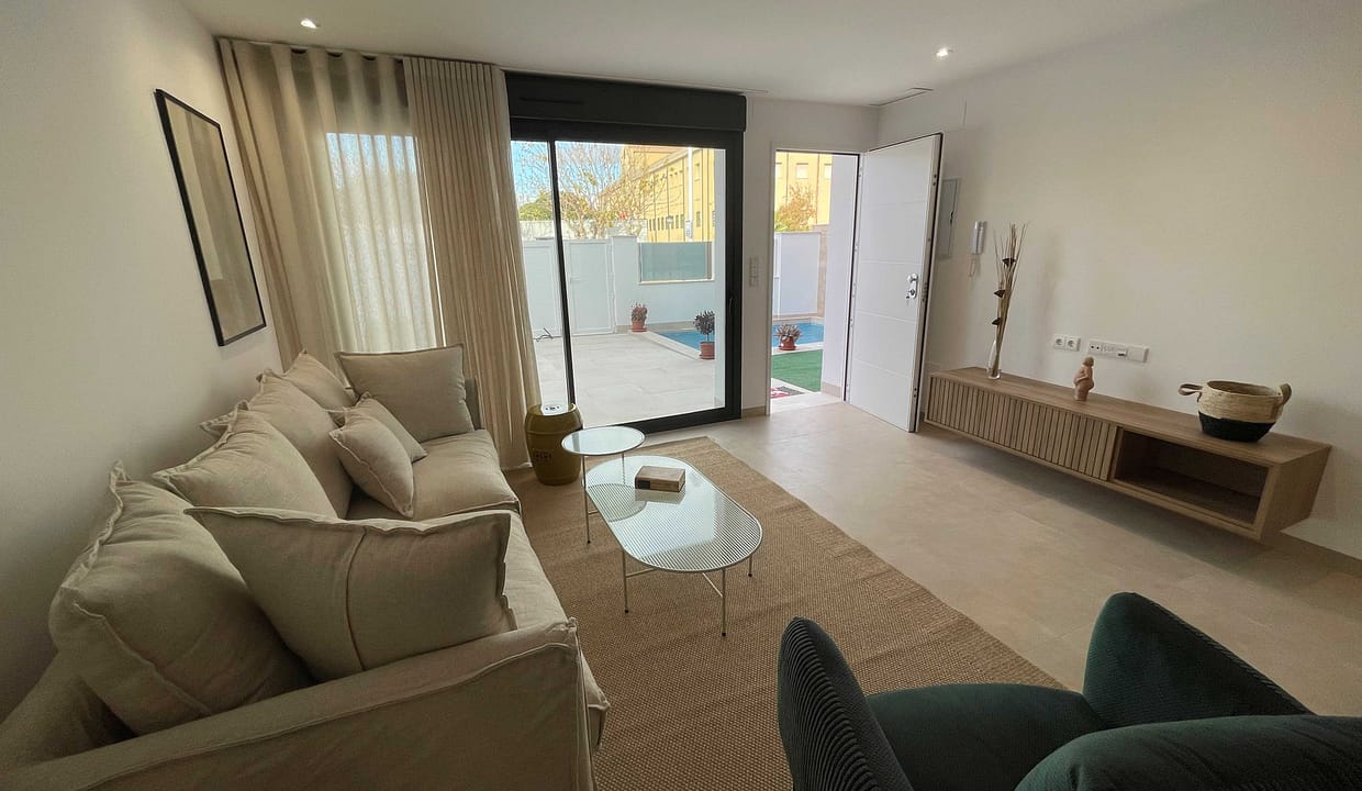 hh24380205-01-image-4