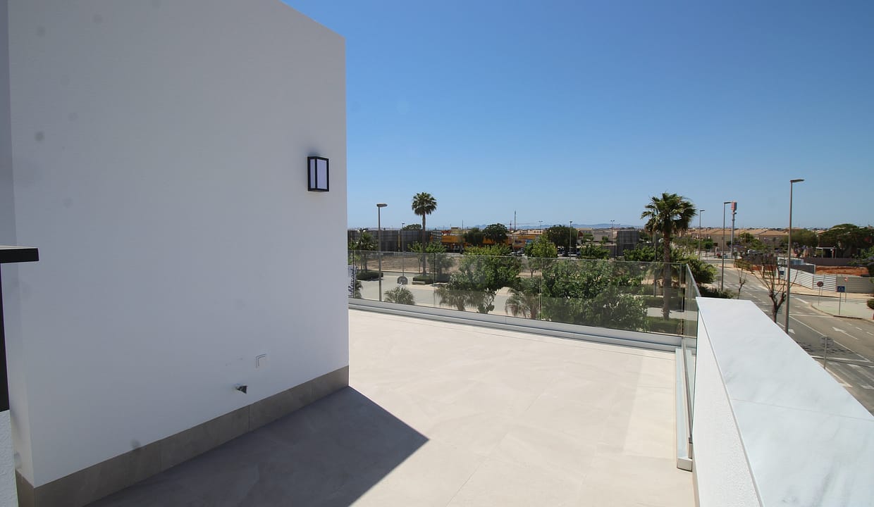 hh79845964-01-image-29