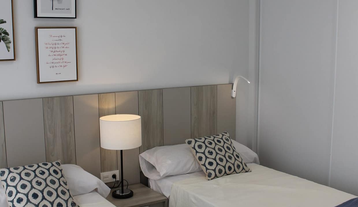 hh73940783-01-image-38