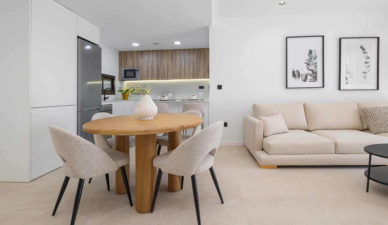 hh40379092-09-image-39