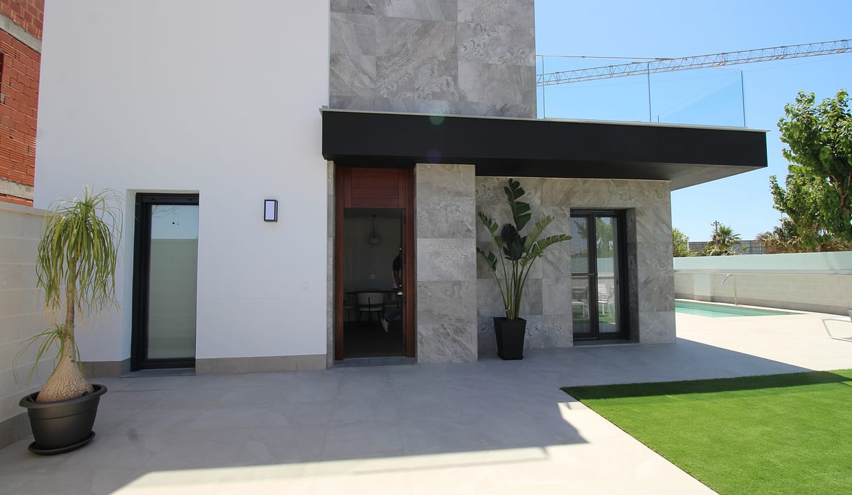 hh79845964-01-image-19