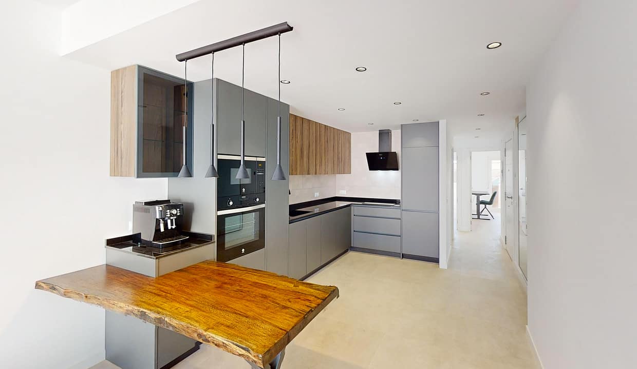 hh93230208-01-image-5