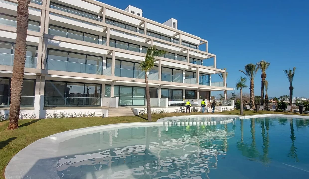 hh67925010-05-image-29