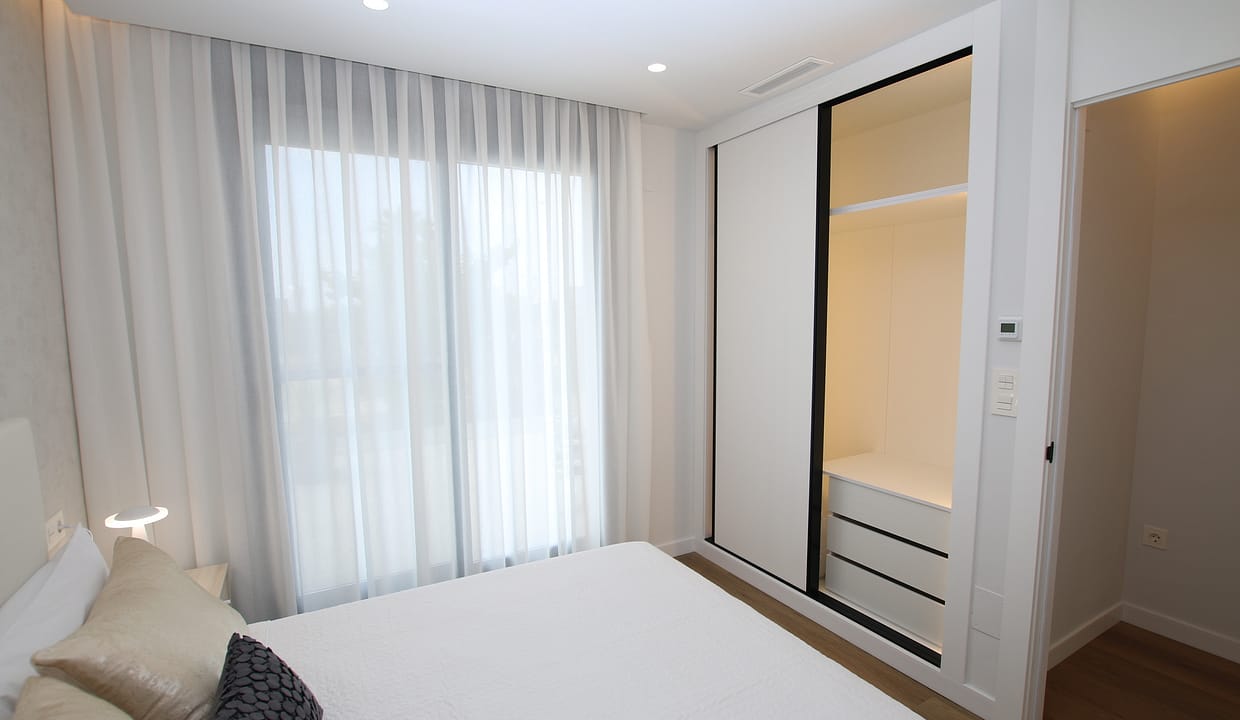 hh79845964-01-image-9