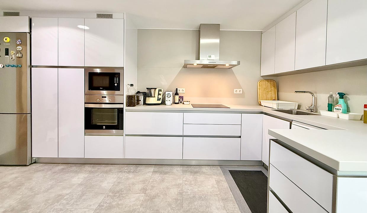 levante-properties-baron-villa-kitchen-modern-upgraded-mar-menor-golf-resort-02-scaled