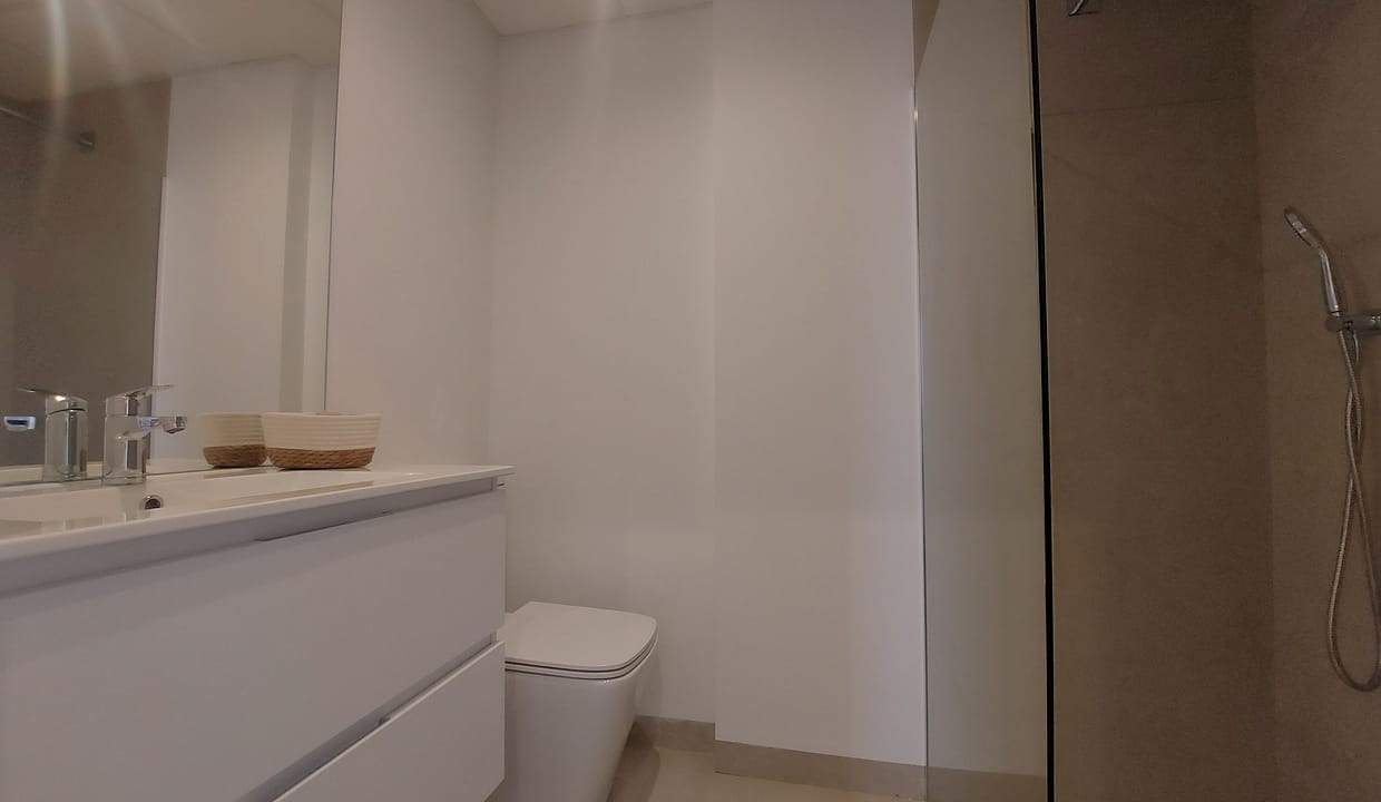 hh67925010-04-image-23