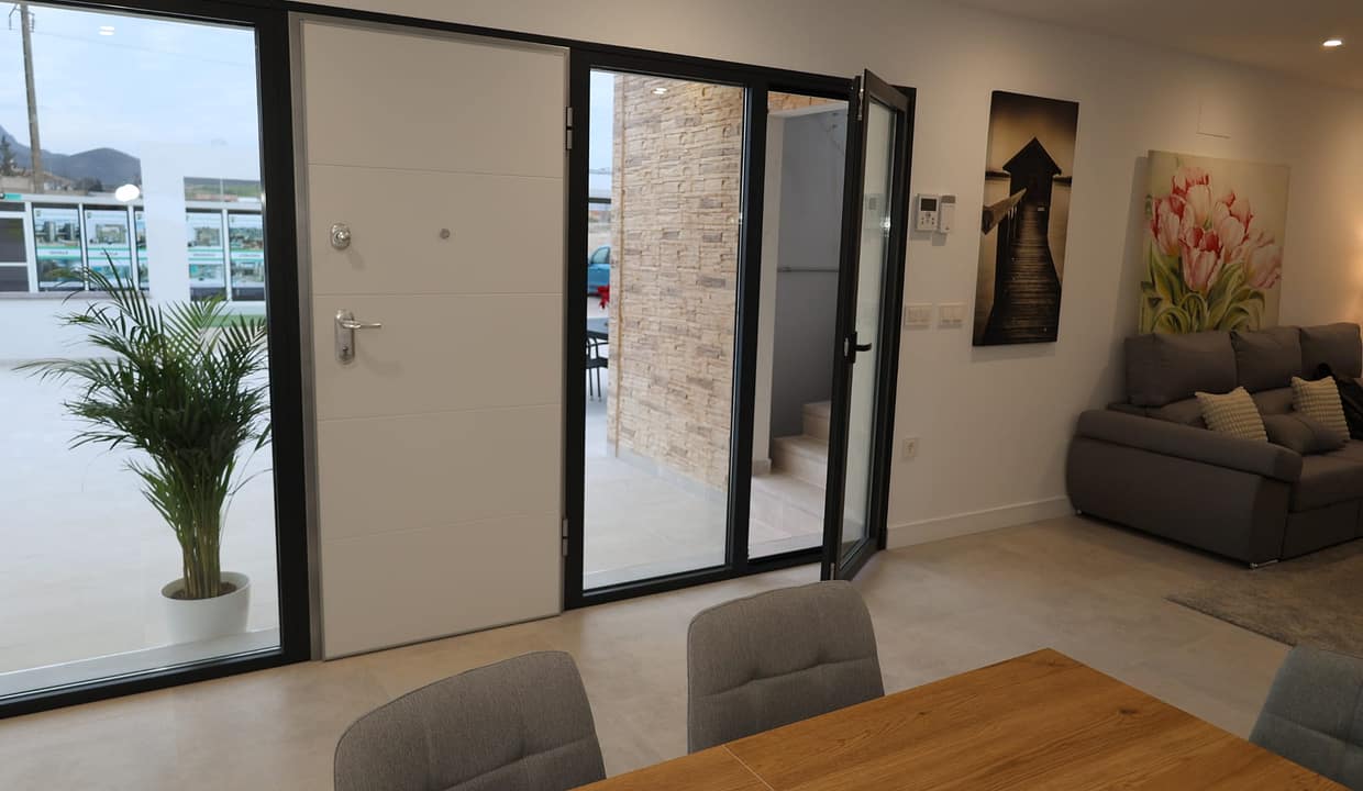 hh17654404-03-image-40