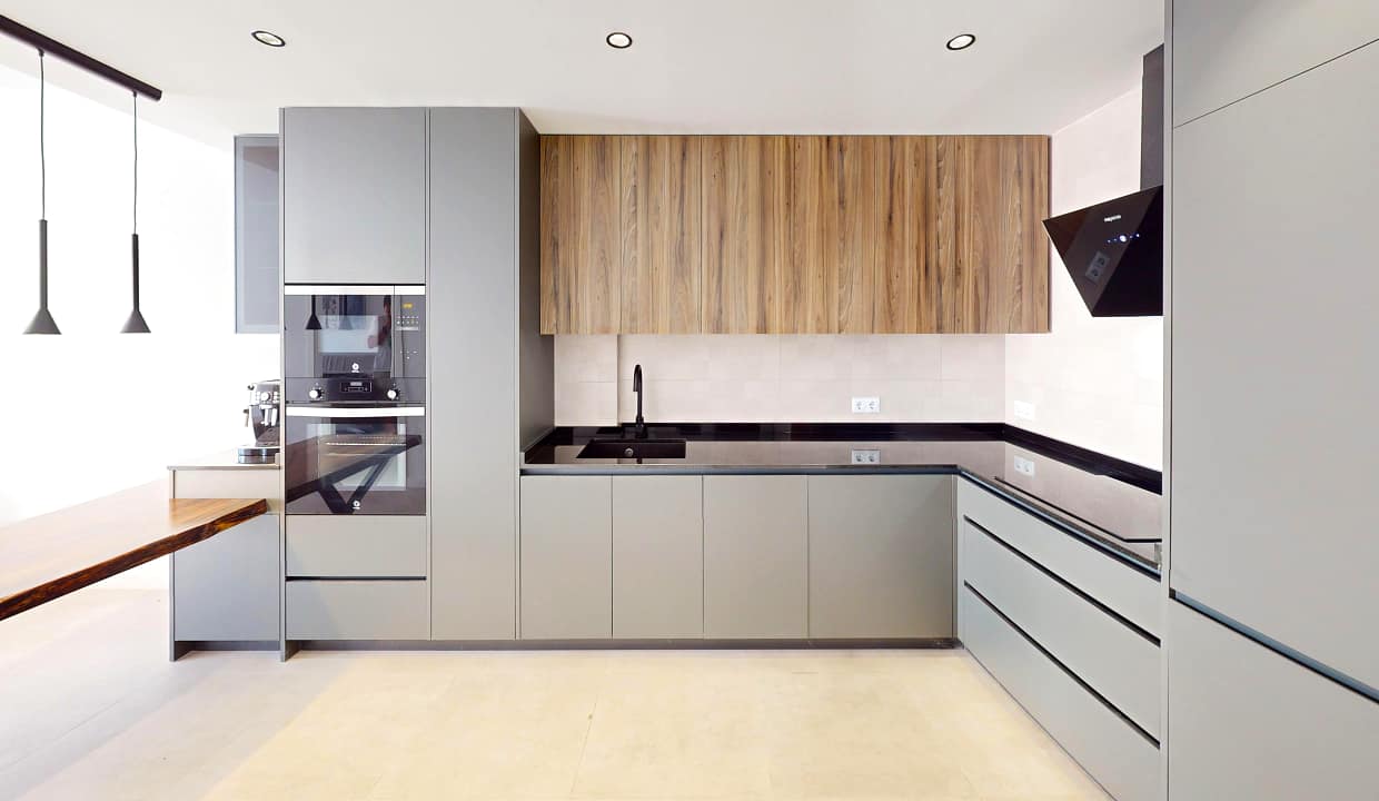 hh93230208-01-image-4