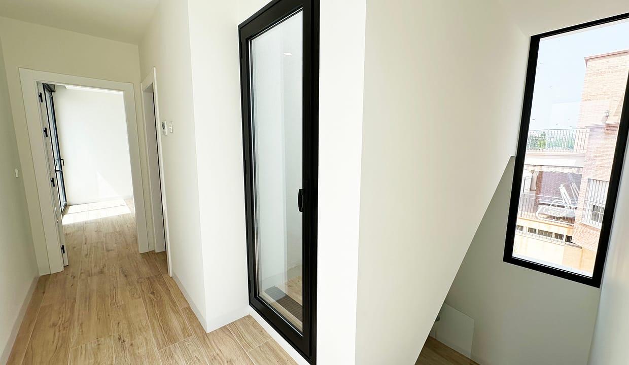 hh80182911-01-image-19