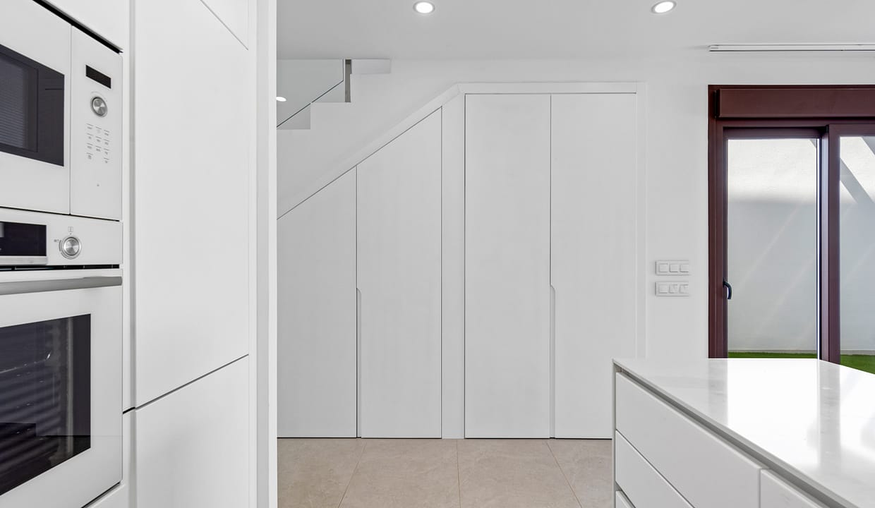 hh63389860-01-image-29