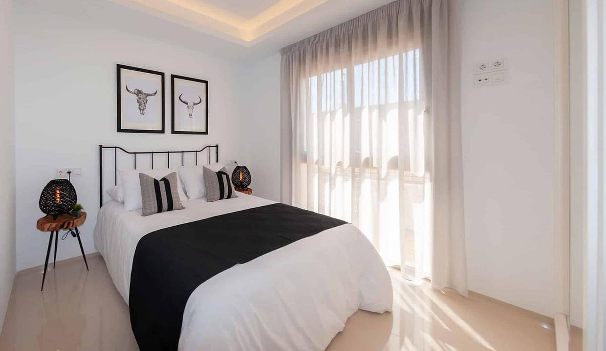 hh47987686-01-image-43