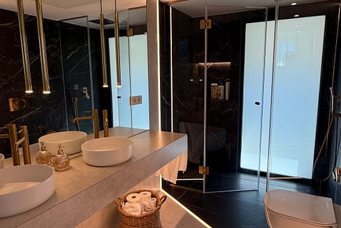 PHOTO-2025-10-01-13-24-40