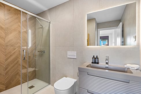 hh63389860-01-image-11