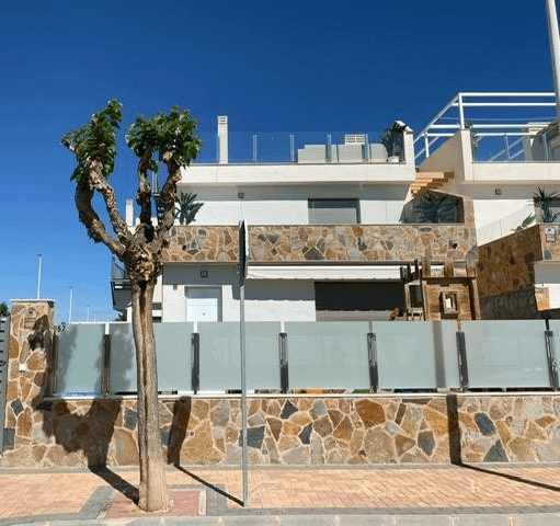 Luxurious 4 Bed Villa in Murcia