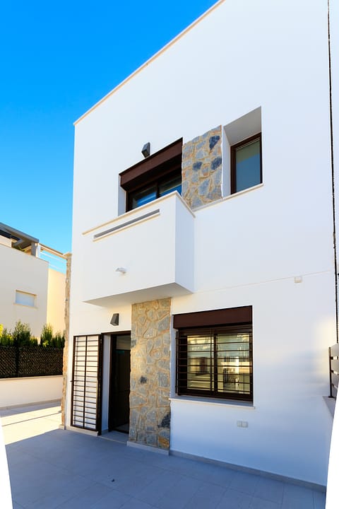 hh38832654-02-image-44