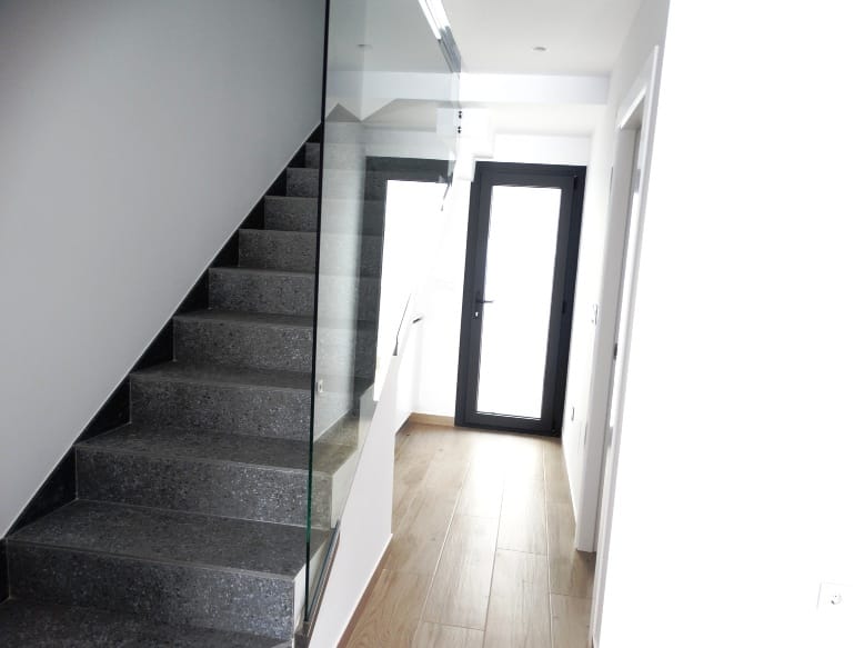 hh83957554-01-image-33