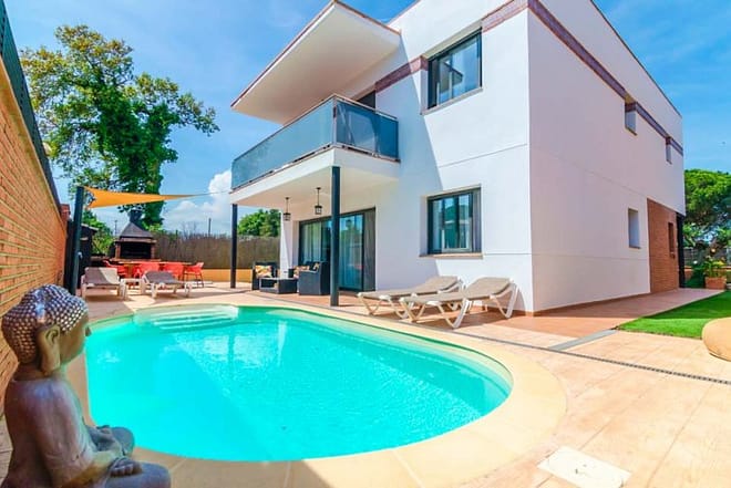 Villa for rent in Costa Brava