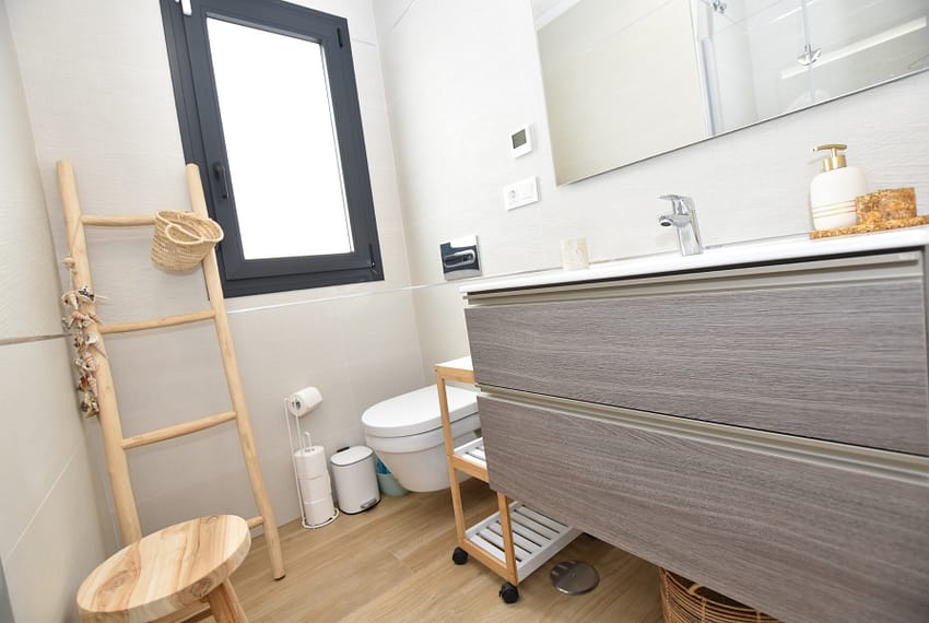 CC1-30073-210-image-11