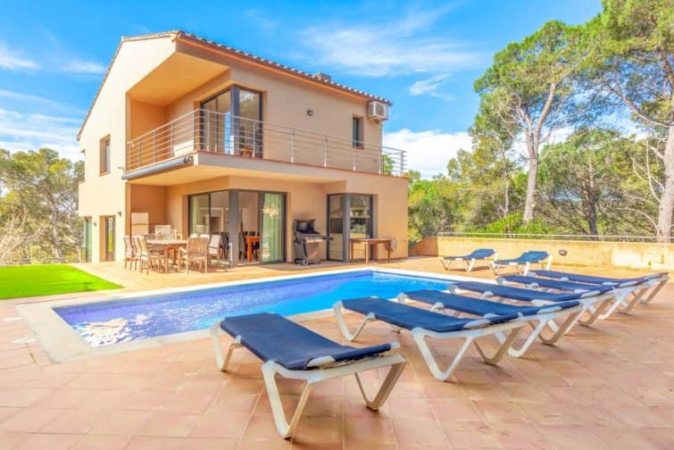 Villa for rent in Costa Brava