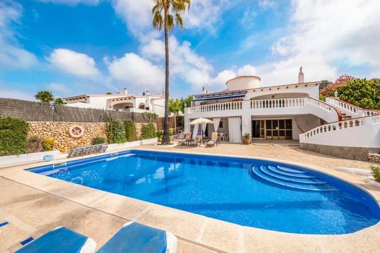 Villa for rent in Menorca