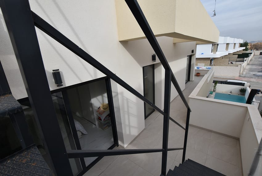 CC1-30094-210-image-32