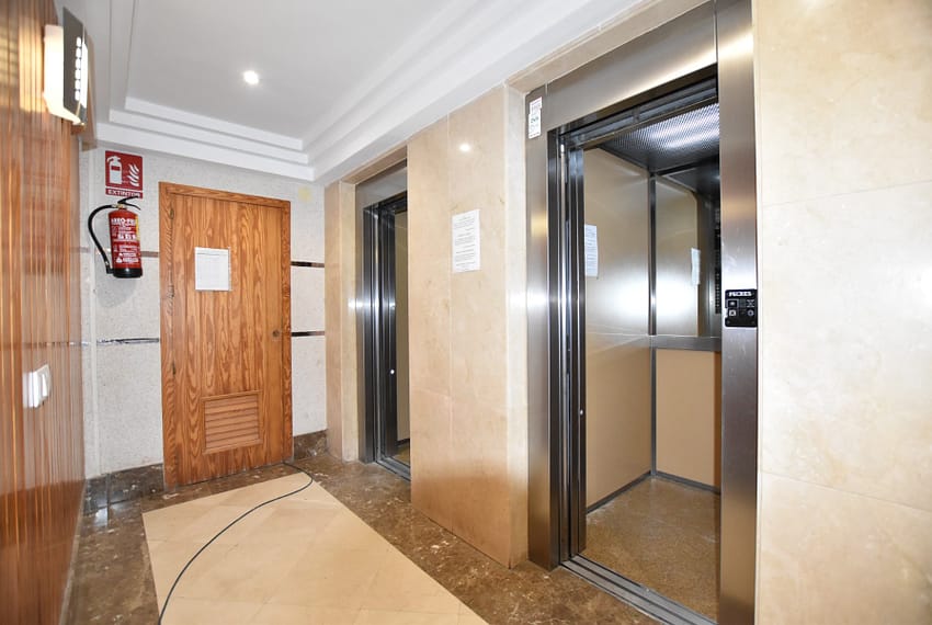 CC1-30032-210-image-32