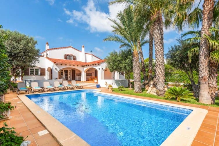 Villa for rent in Menorca