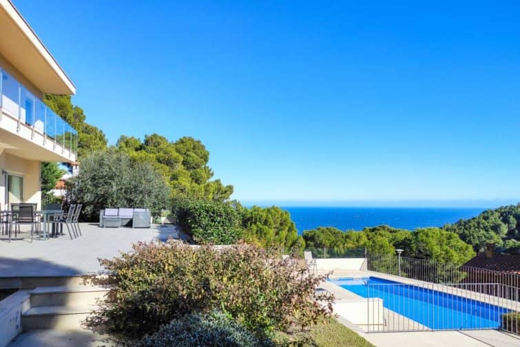 Villa for rent in Costa Brava