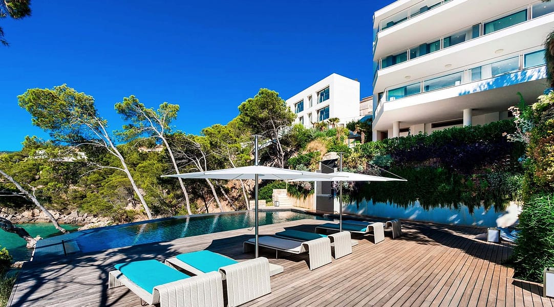 Beachfront Modern Luxury Villa with Spectacular Views in Camp de Mar