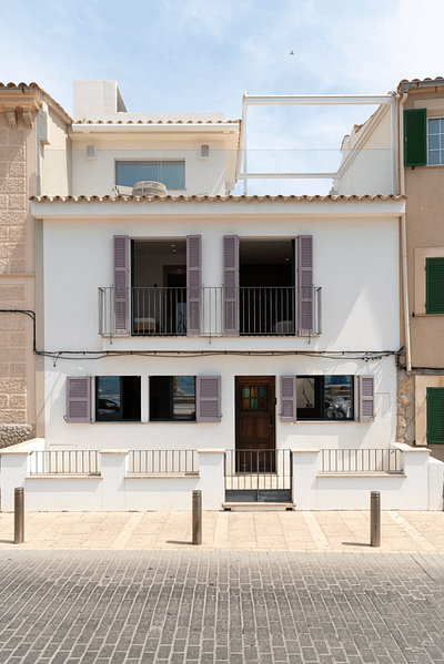 Unique Luxury Frontline Townhouse Directly on the Beach in Portixol