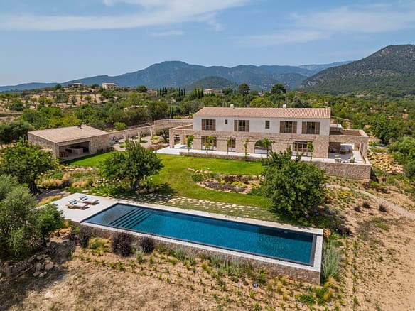 Elegant Estate Santa Maria