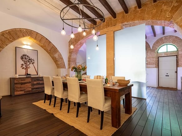 Elegant Townhouse in Palma