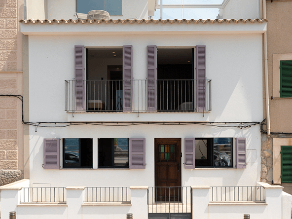 Unique Luxury Frontline Townhouse Directly on the Beach in Portixol
